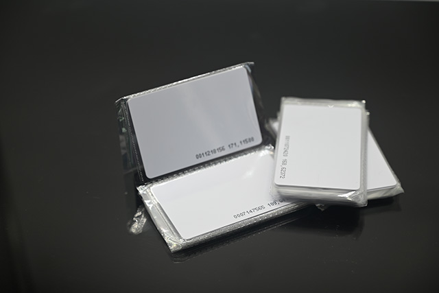 充电卡怎么办理？？？？？怎样使用？？？？？