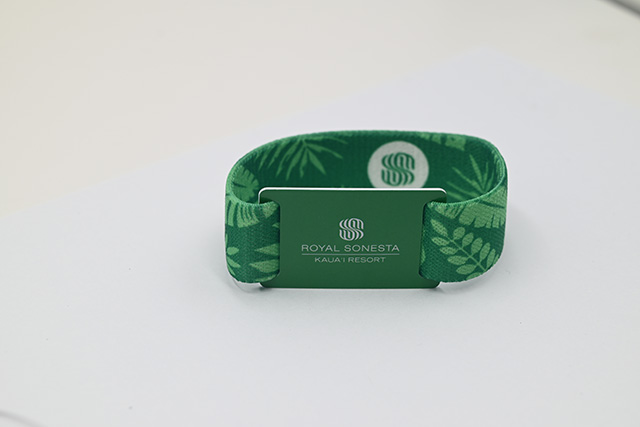 和接触式IC卡相比，，，，，，，，非接触式卡有什么样的优点？？？？？？