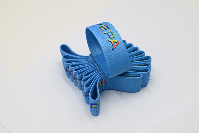 由于行业的特殊性，，，，，，，使得磁卡成为了一种有价证券