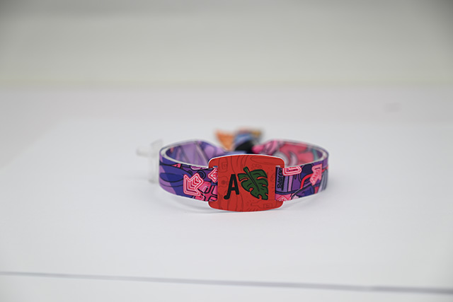 餐饮店会员储值卡怎么设计，，，，钥匙扣卡背面文字怎么写？？？？